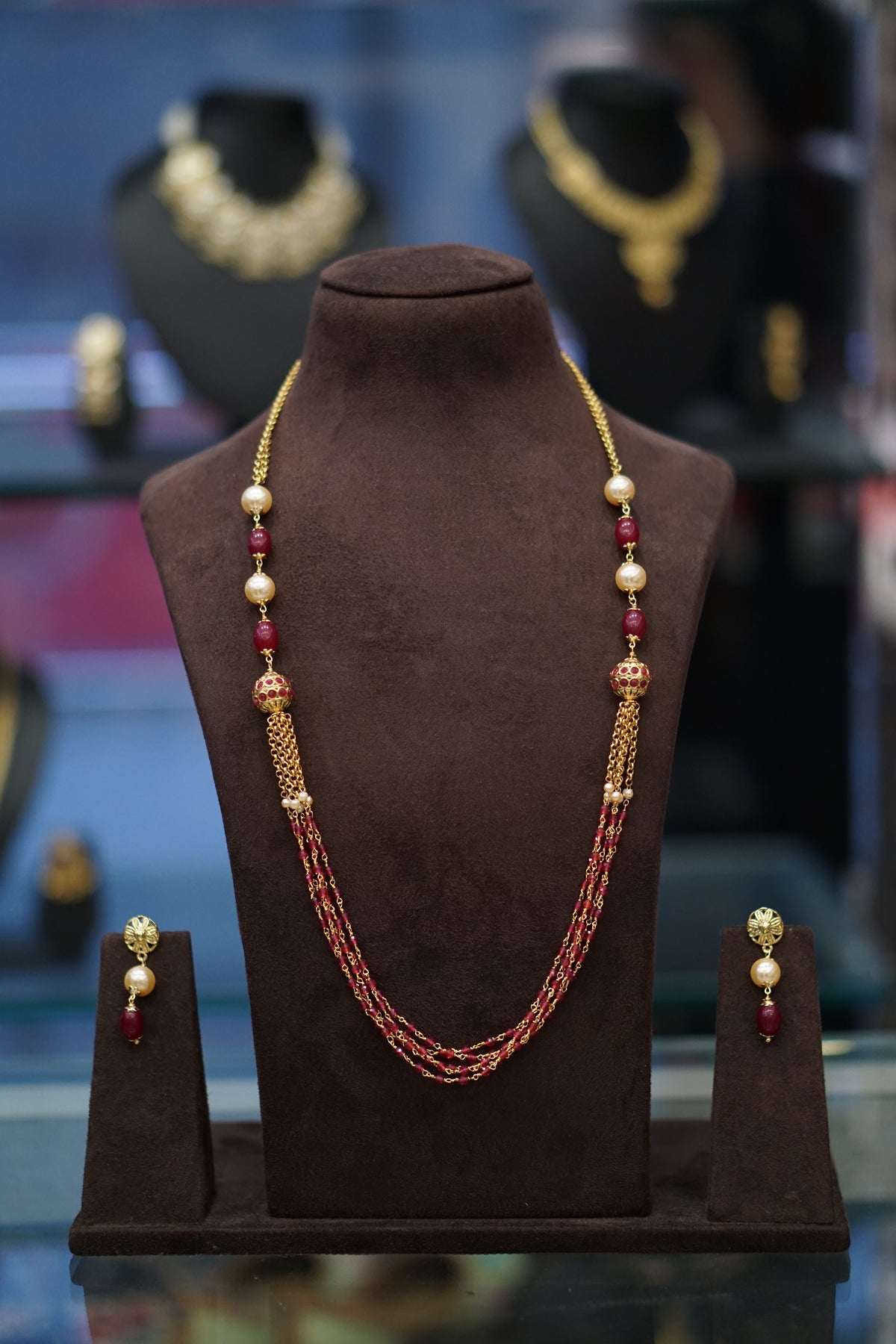 Necklace Set - Maroon and Antic golden color Search code 5311