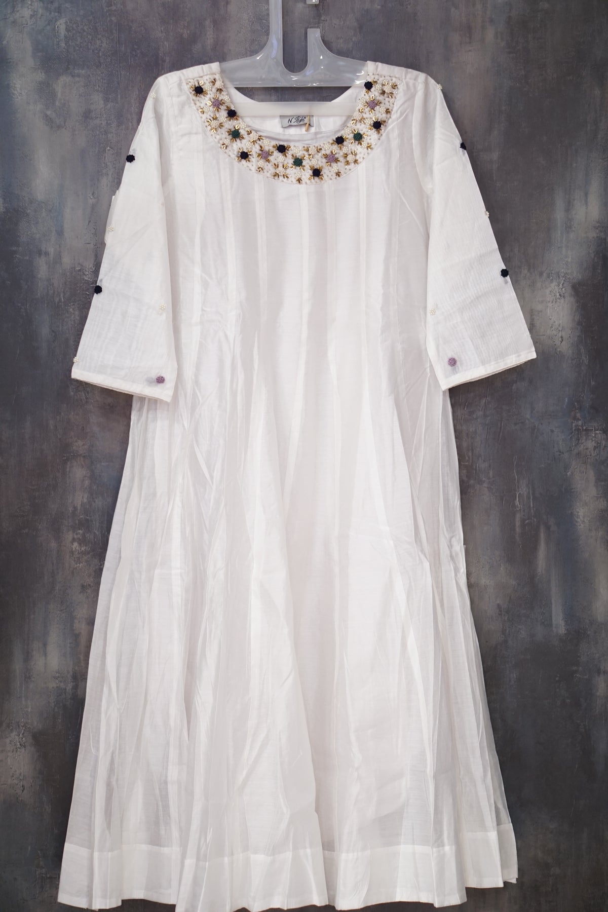 Kurta top - White shade Search code 7370