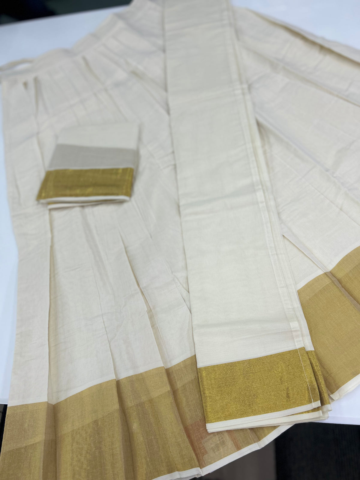 Davani- Golden Cotton  Search code 3640