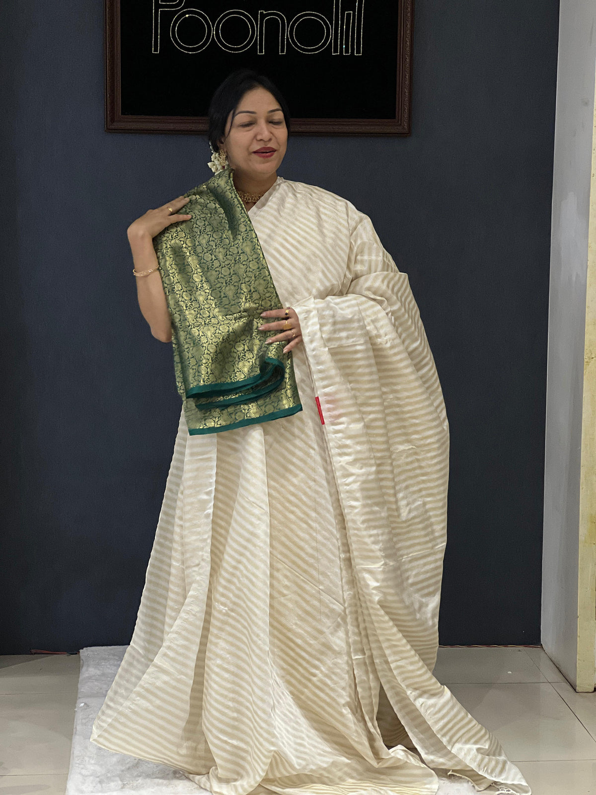 Semi Tussar Saree-  Brocade Blouse  Green  whit Color  search code 7034