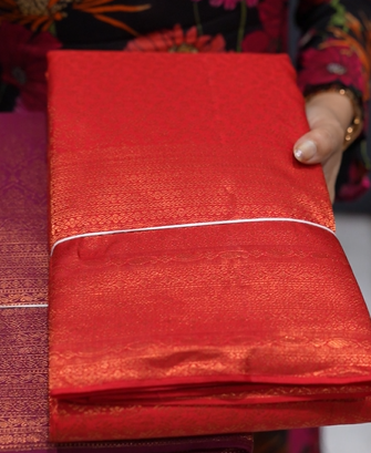 KANCHIPURAM SAREE -Red  shade Search code 7676