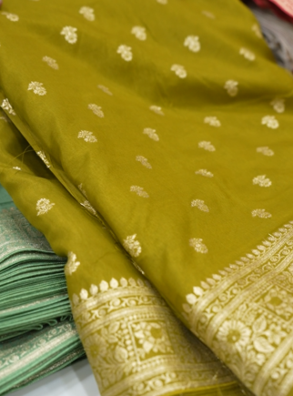 Running Material  -Mehndi green color Search code 9158