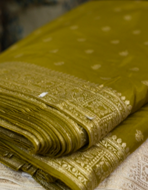 Running Material  -Mehndi color Search code 7967