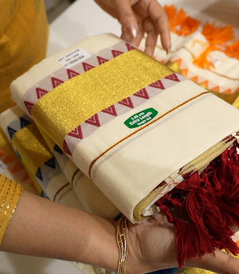 Set Mundu   - Maroon color Cotton  Search code 7298