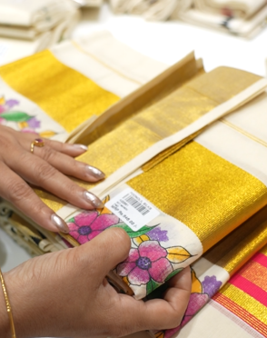 Set Mundu   -Floral design  cotton Search code 9379