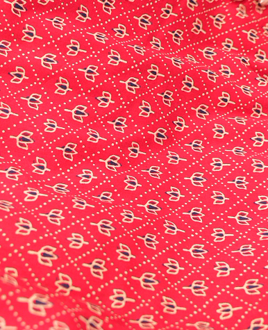 RUNNING MATERIAL - cambric cottan Ajark print  Search code 5208