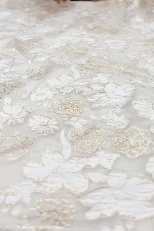 ORGANZA RUNNING MATERIAL -white and gold  Search code 2223