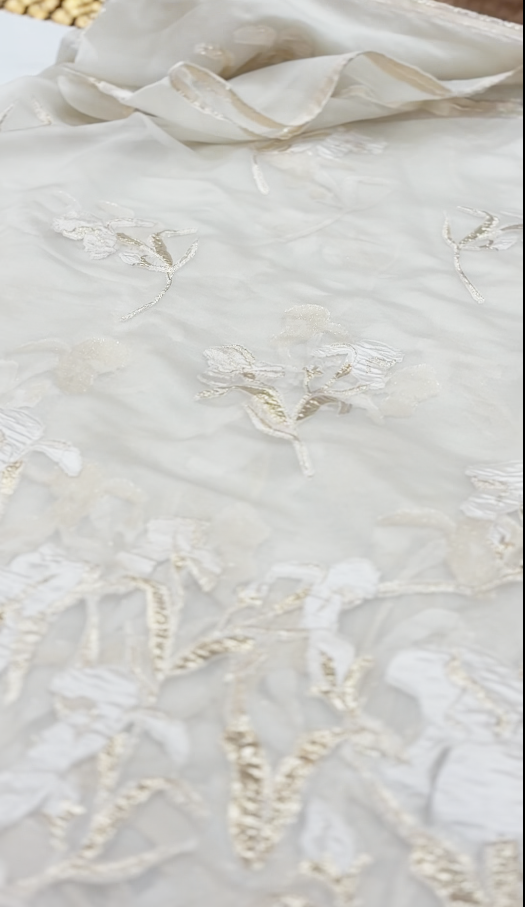ORGANZA RUNNING MATERIAL -white and gold   Search code 2226