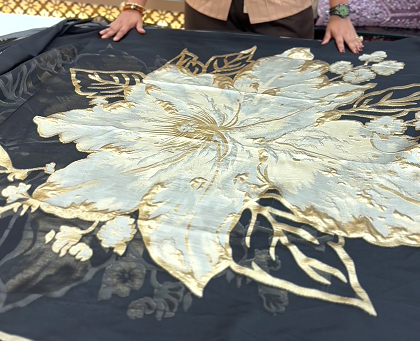 ORGANZA RUNNING MATERIAL -black and white  colour Search code 2234