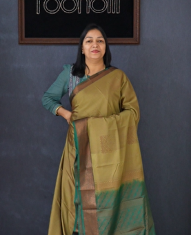 Semi Silk Saree -Green to dark green color Search code 1544