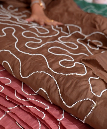 RUNNING MATERIAL -  Tan brown Search code 2022