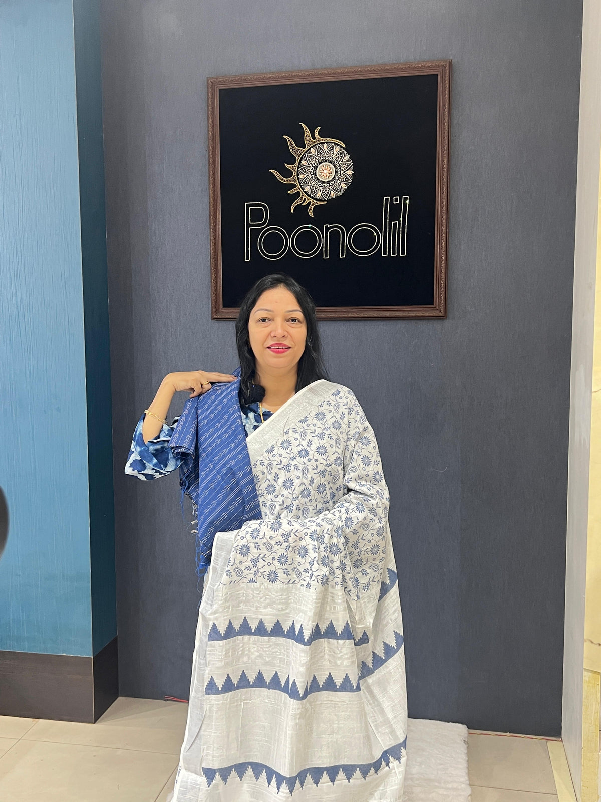 Semi Linen  SAREE  - White Blue shade  Search code 3800