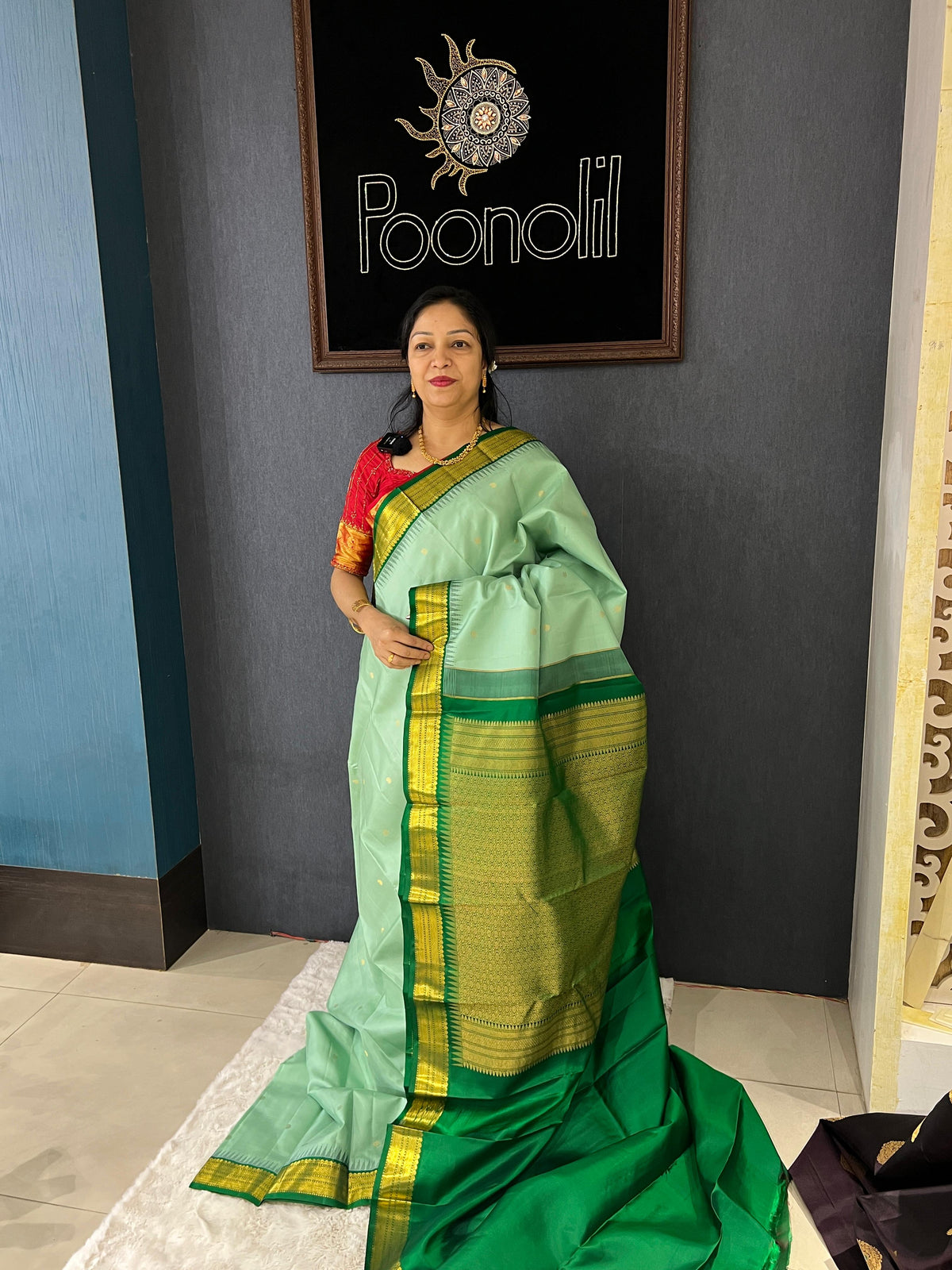 KANCHIPURAM SAREE -Powder green to Green  shade Search code 1423
