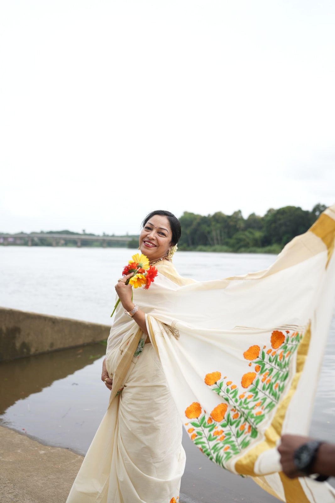 KERALA SAREE -  Cream Color  Search code 4444