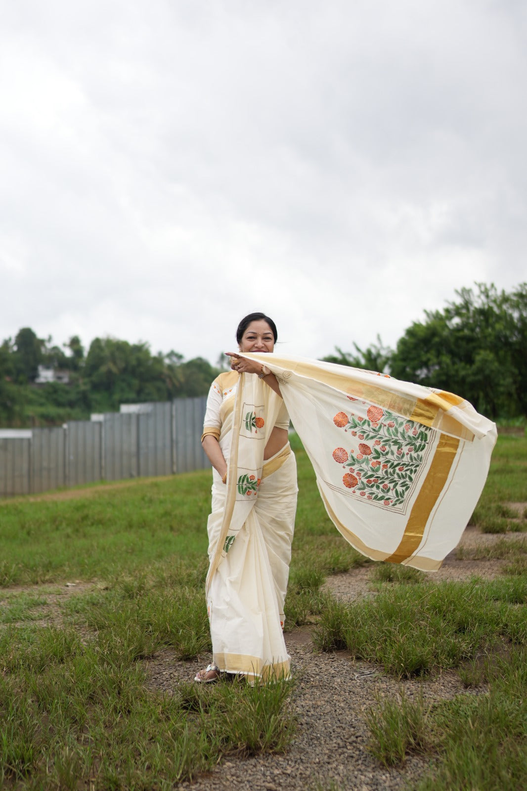 KERALA SAREE -  Cream Color  Search code 4444