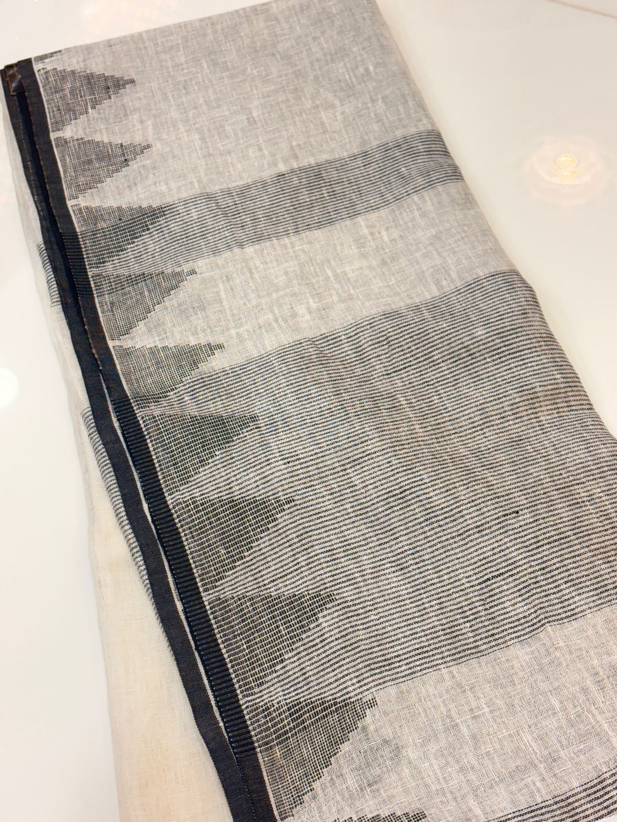 Cotton  Saree- Dusty Gray to Black shade Search code 7702