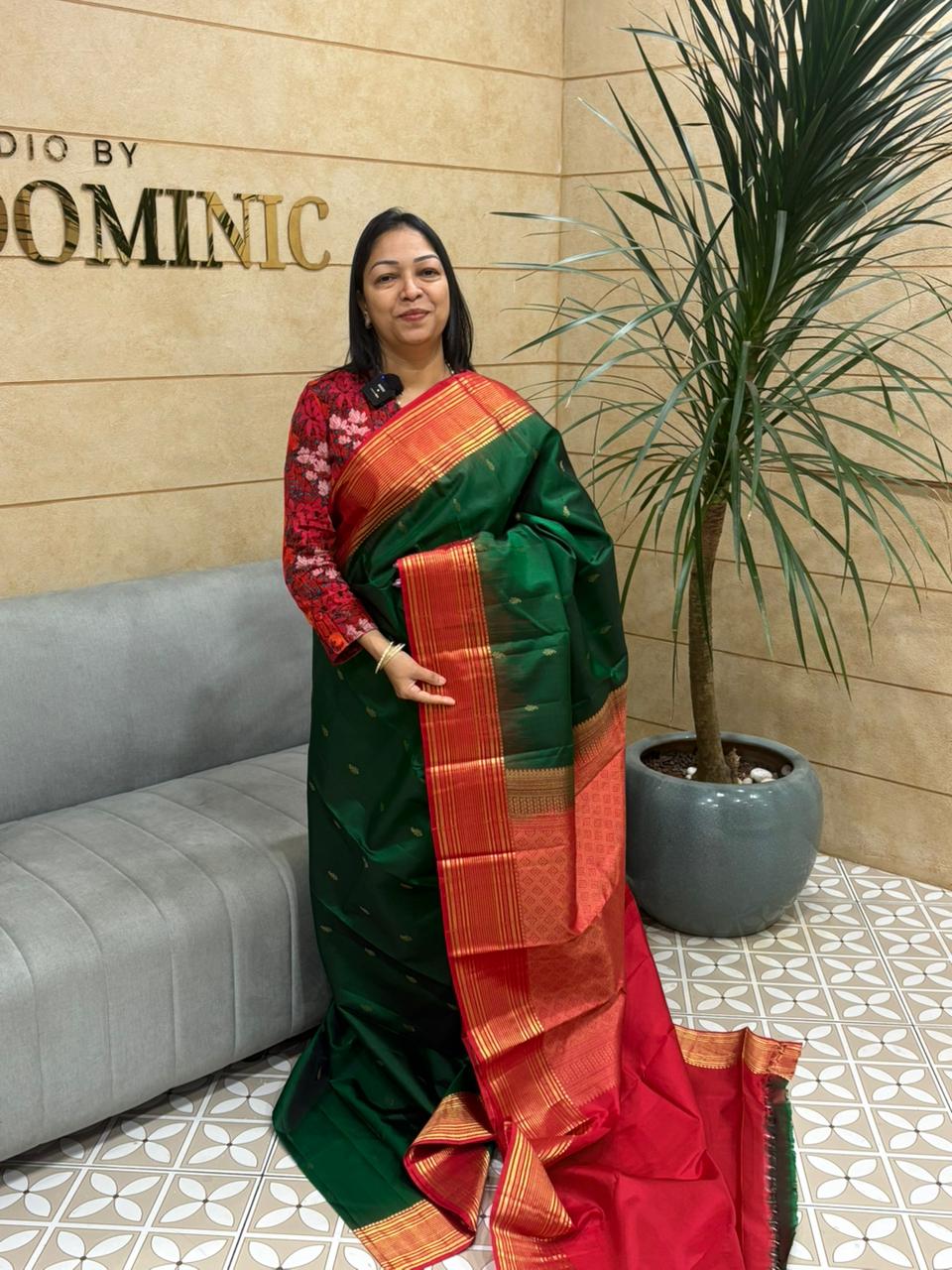 KANCHIPURAM SAREE - Emerald green shade red shade Search code 8007