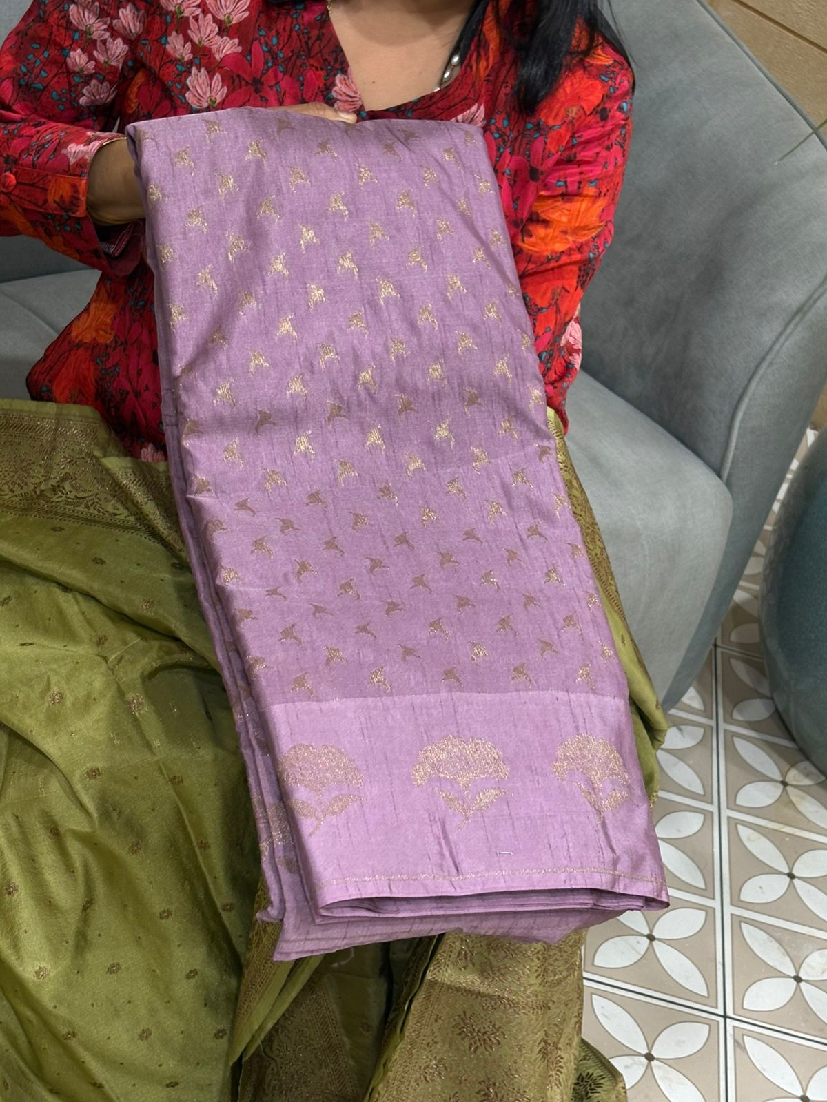 Banarasi Silk  Saree - lavander shade color Search code 2503
