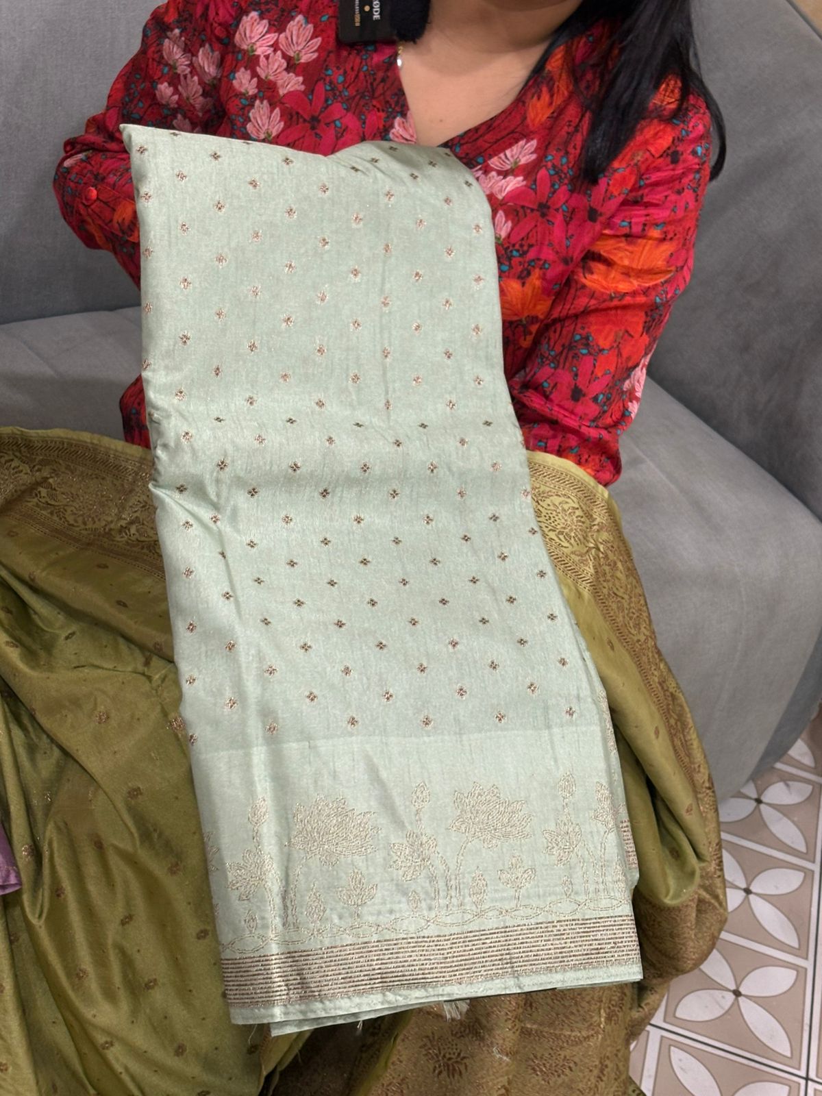 Banarasi Silk  Saree - green shade color Search code 2504