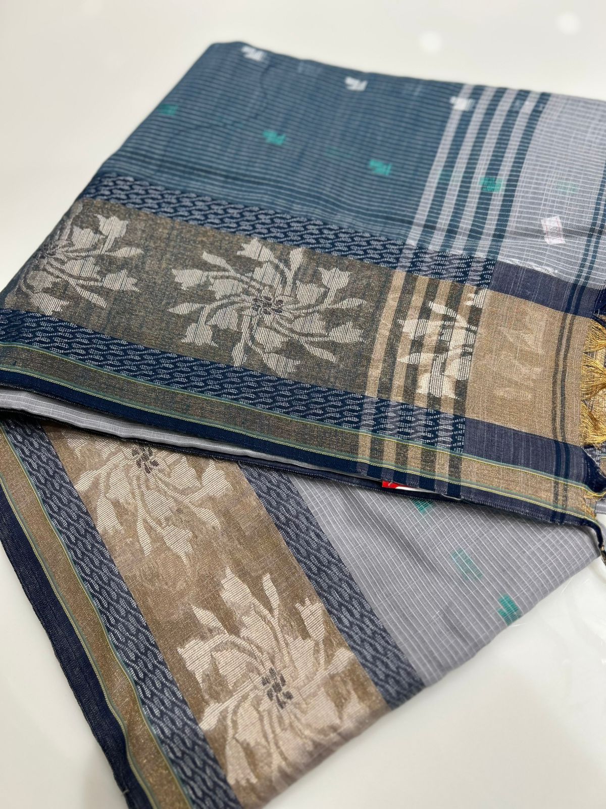 Cotton  Saree- Dusty Gray  to Blue   shade Search code 7417
