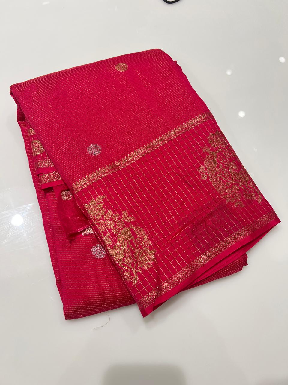 Dola silk Saree - Chilly red Color  search code 3850