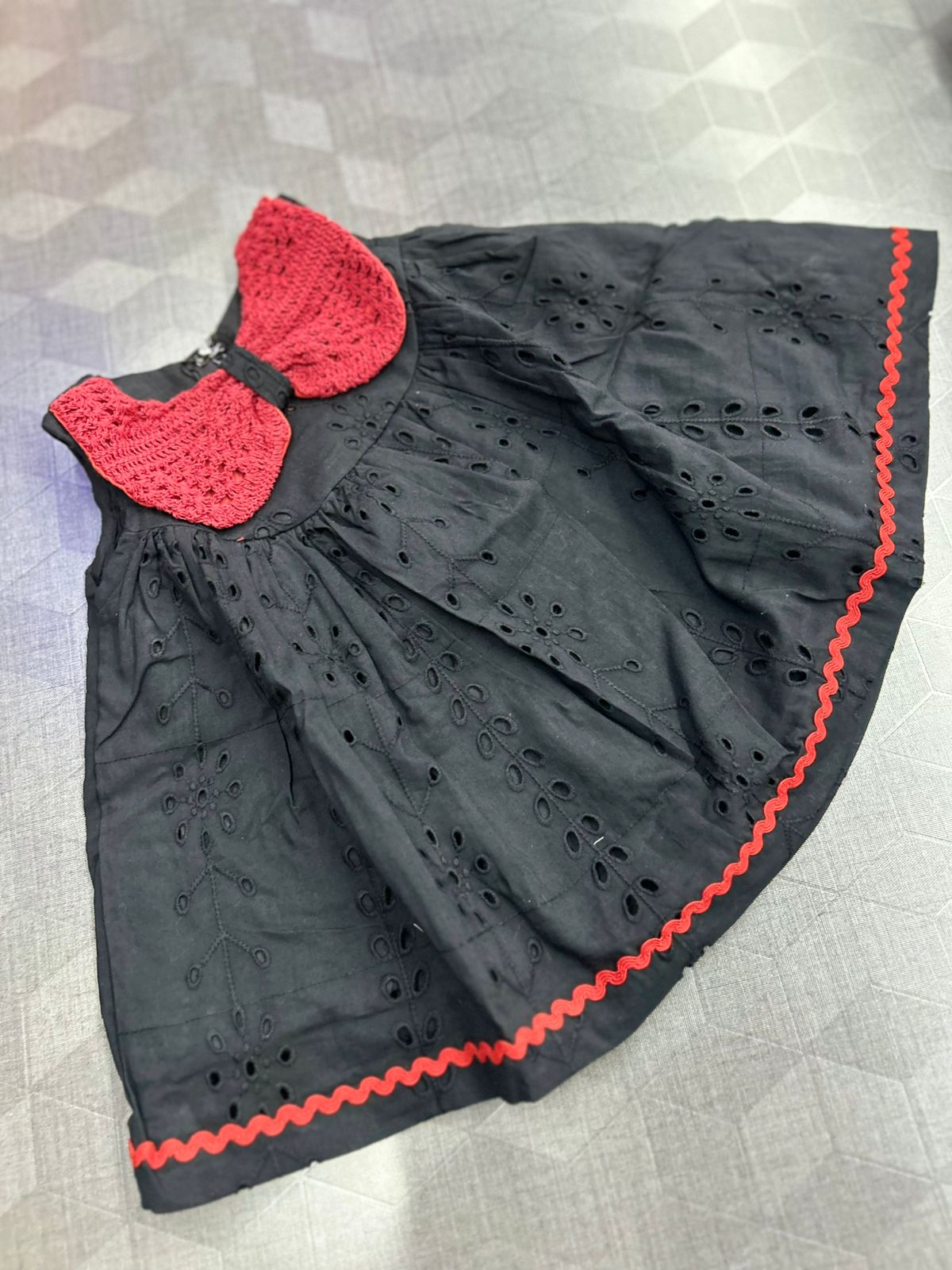 Kids Frock   -Black  color Search code 3900