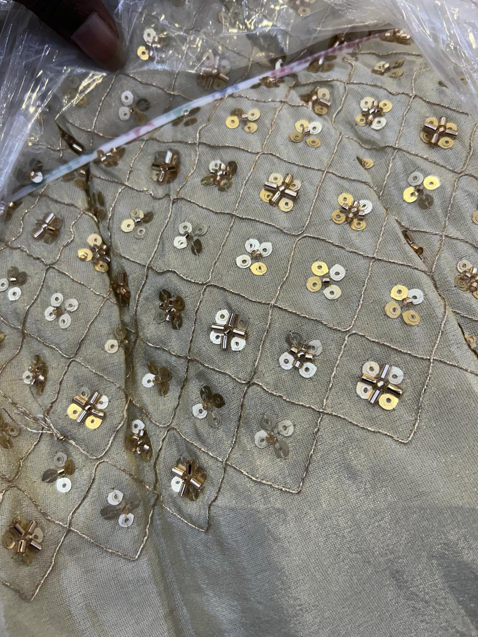 RUNNING MATERIAL -Golden tissue   Search code 8102