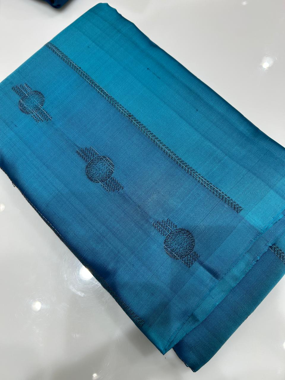 KANCHIPURAM SAREE-Blue color shade Search code 7006