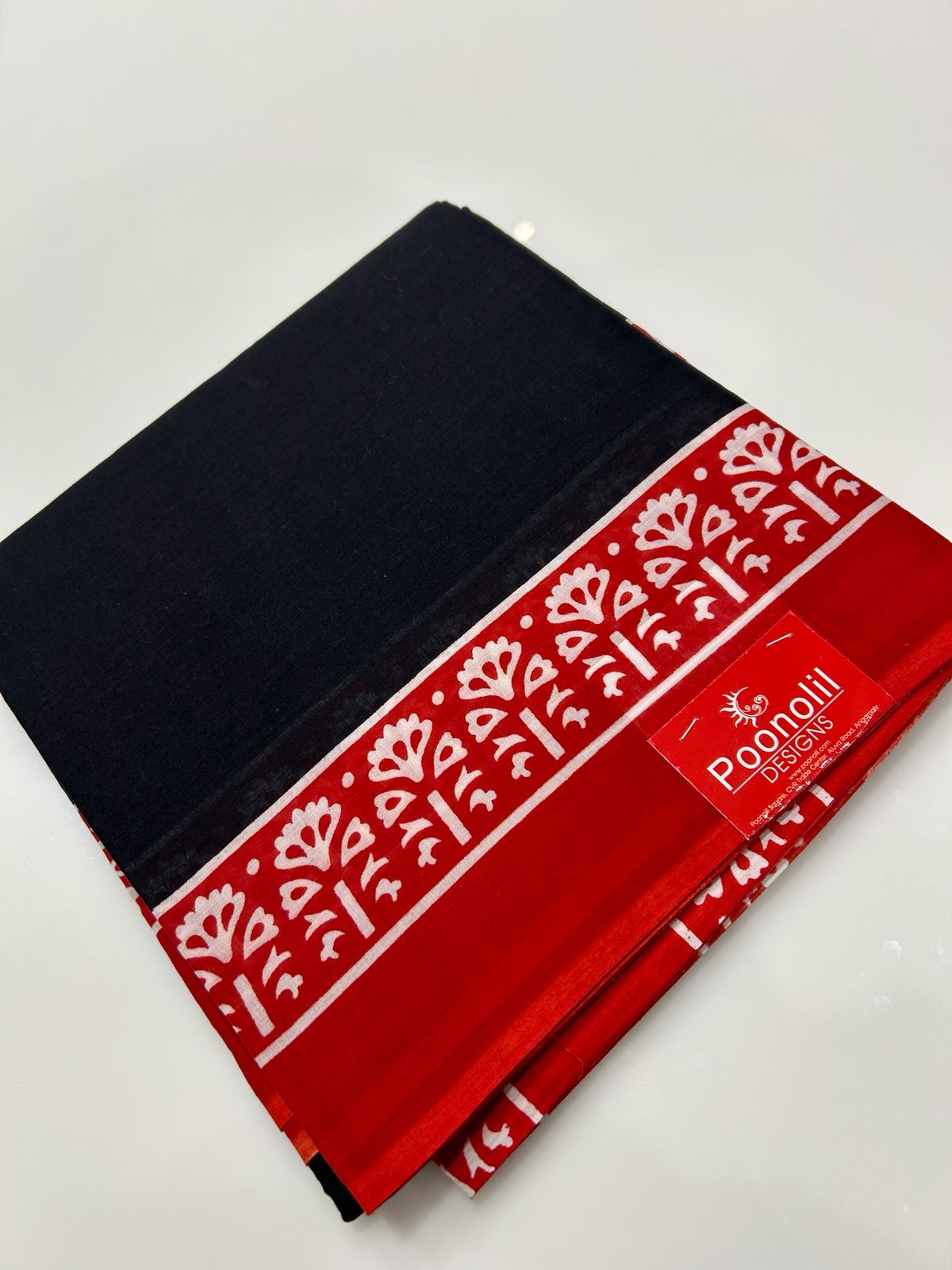 Cotton  Saree-Red and Black Search code 8000