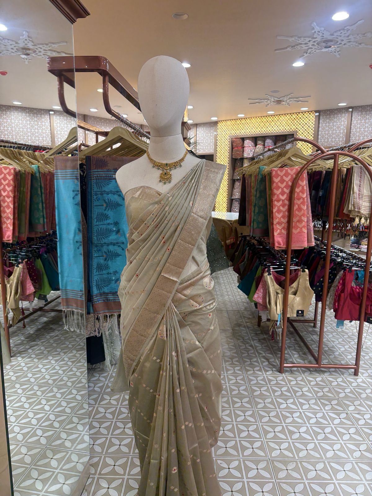 KANCHIPURAM SAREE-champagne gold saree  Search code 4529