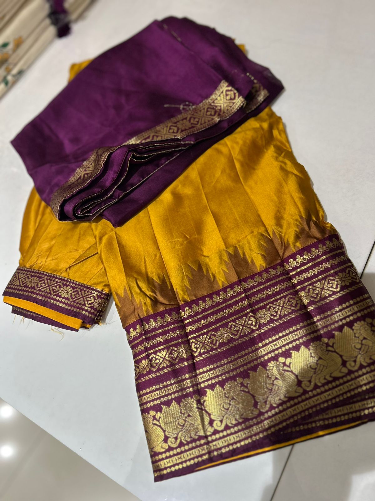 Davani-Mango yellow  to Wine  Search code 3108