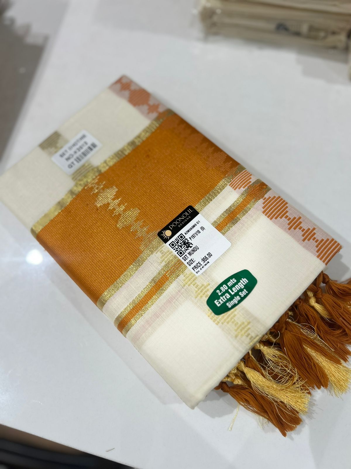 set mundu  - Golden cotton shade Search code 2185