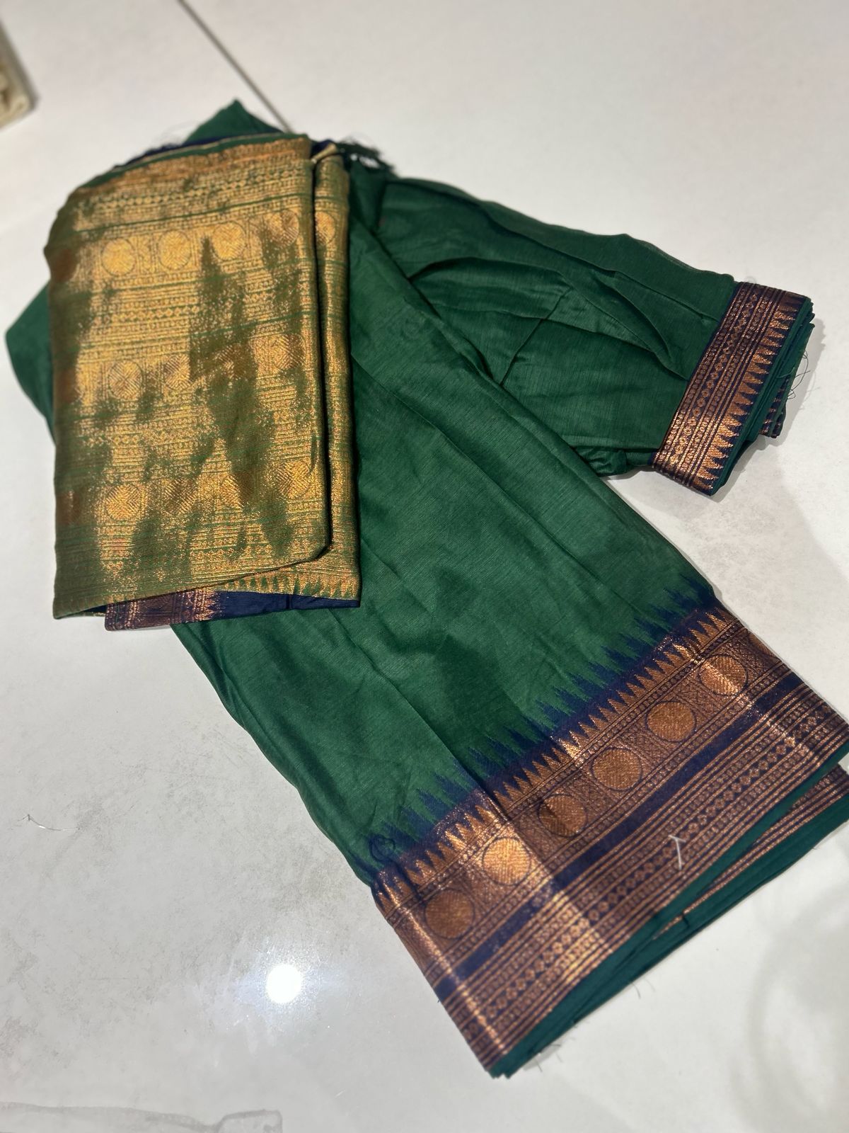 Davani- Green to blue  Search code 3113