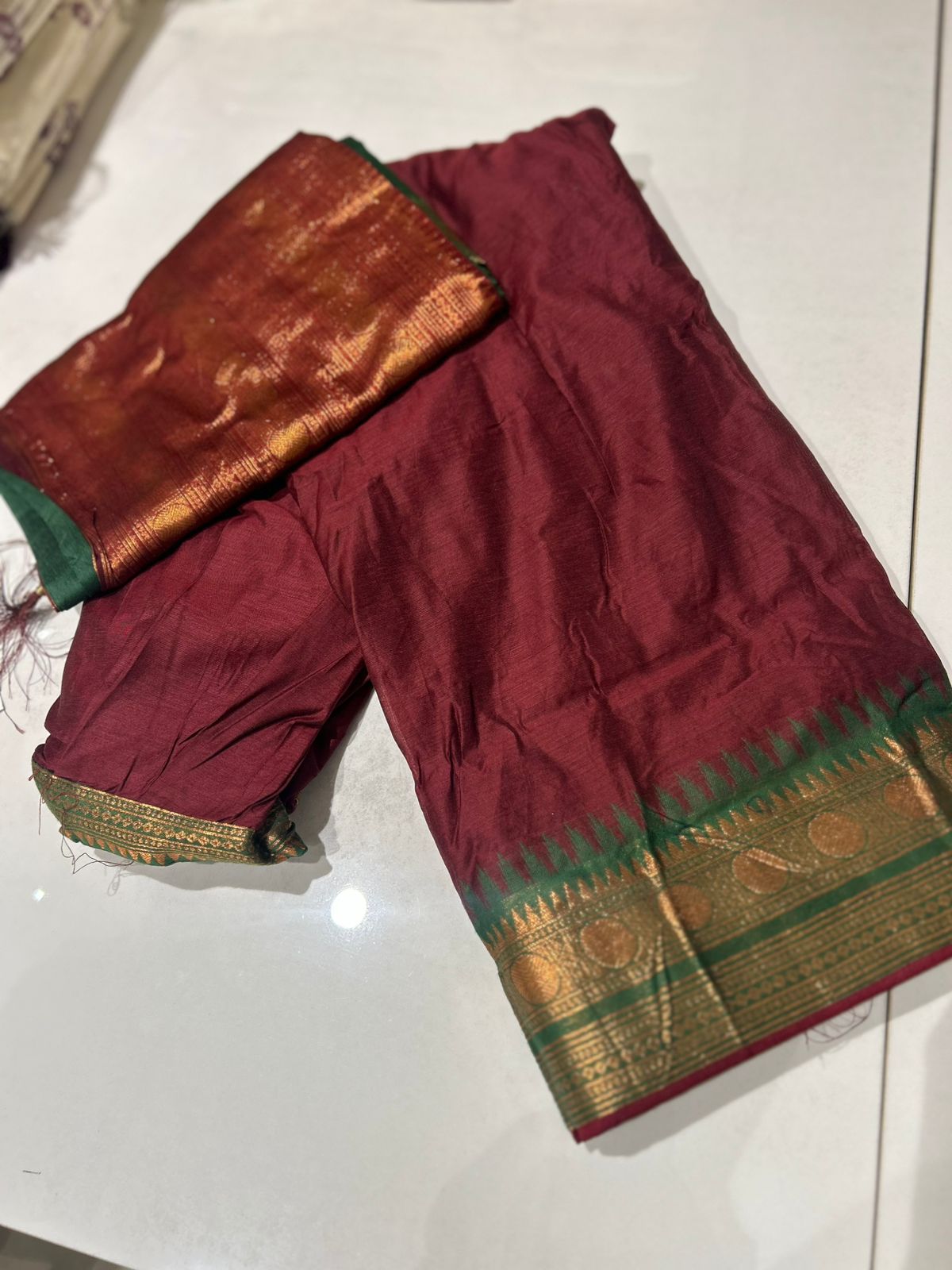 Davani- Maroon to green Search code 3116