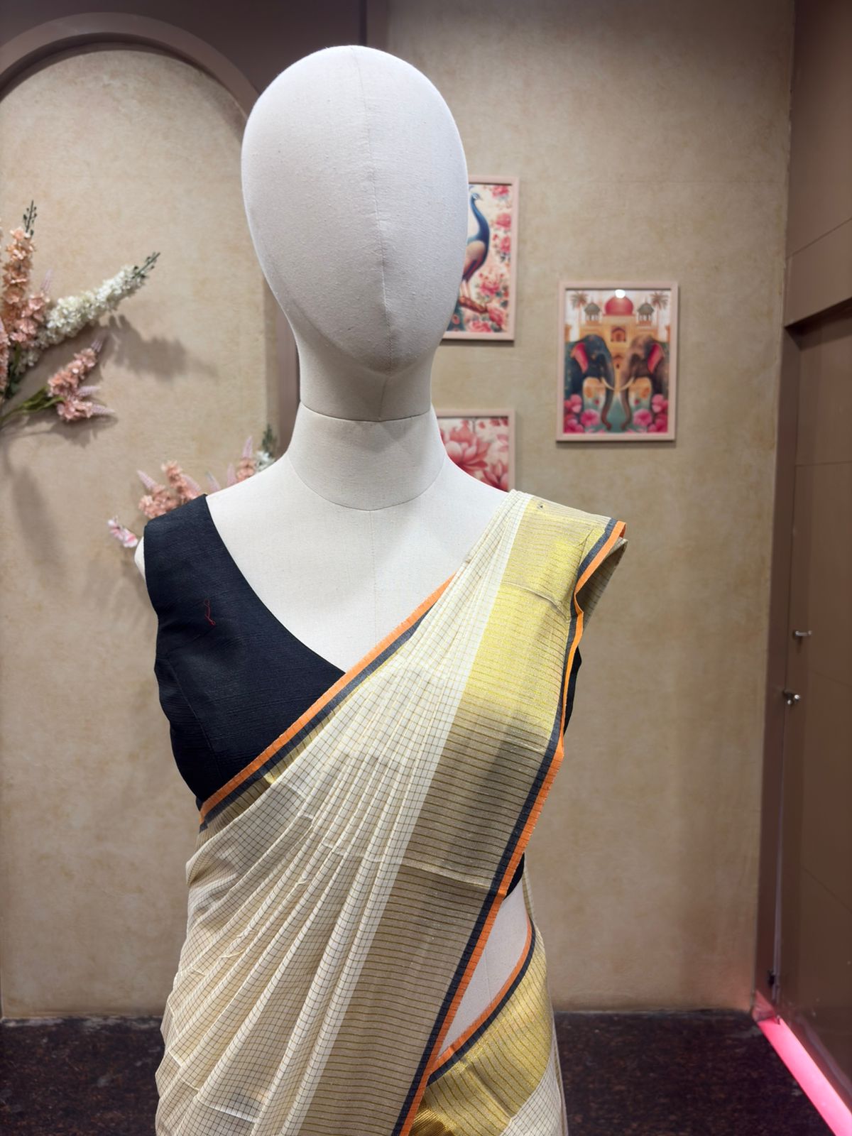 Set Mundu off-white and black/grey border, Search code 9612
