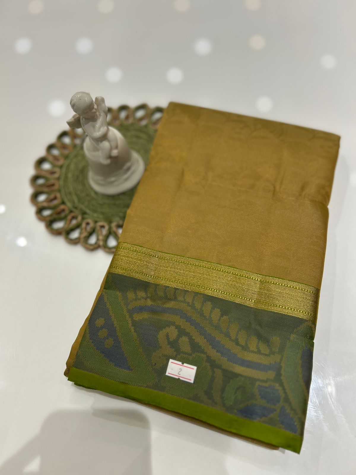kanchipuram self imposing saree-Mehandi Search code 6015