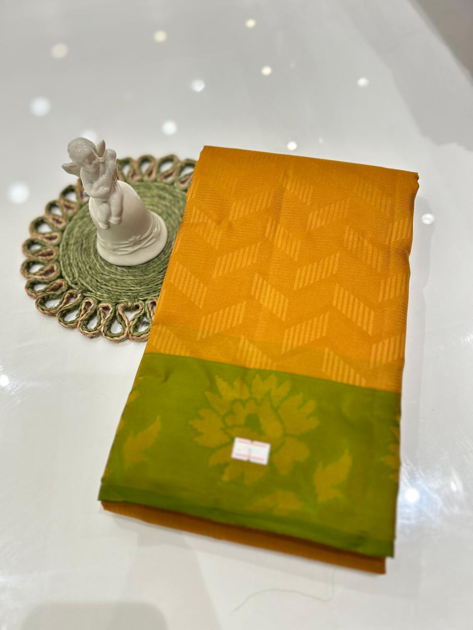 kanchipuram self imposing saree-Yellow to Green  color  Search code 6053