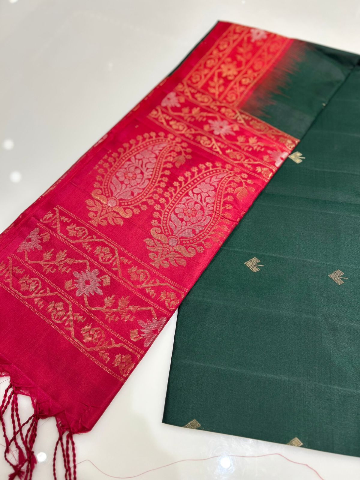 KANCHIPURAM SAREE-Ranni to green  Search code  6667