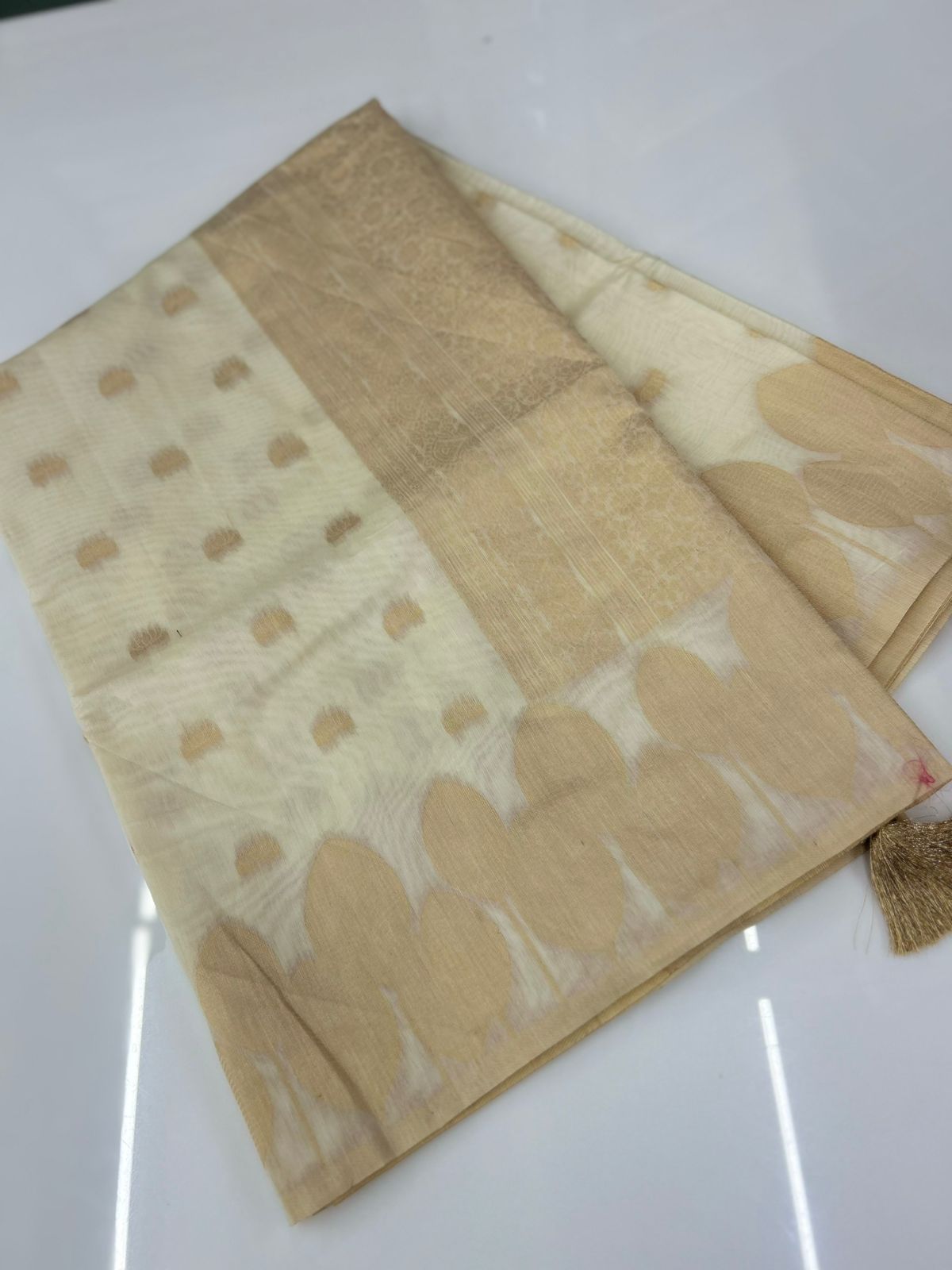 ponn kani collections - Golden shade Search code 8523