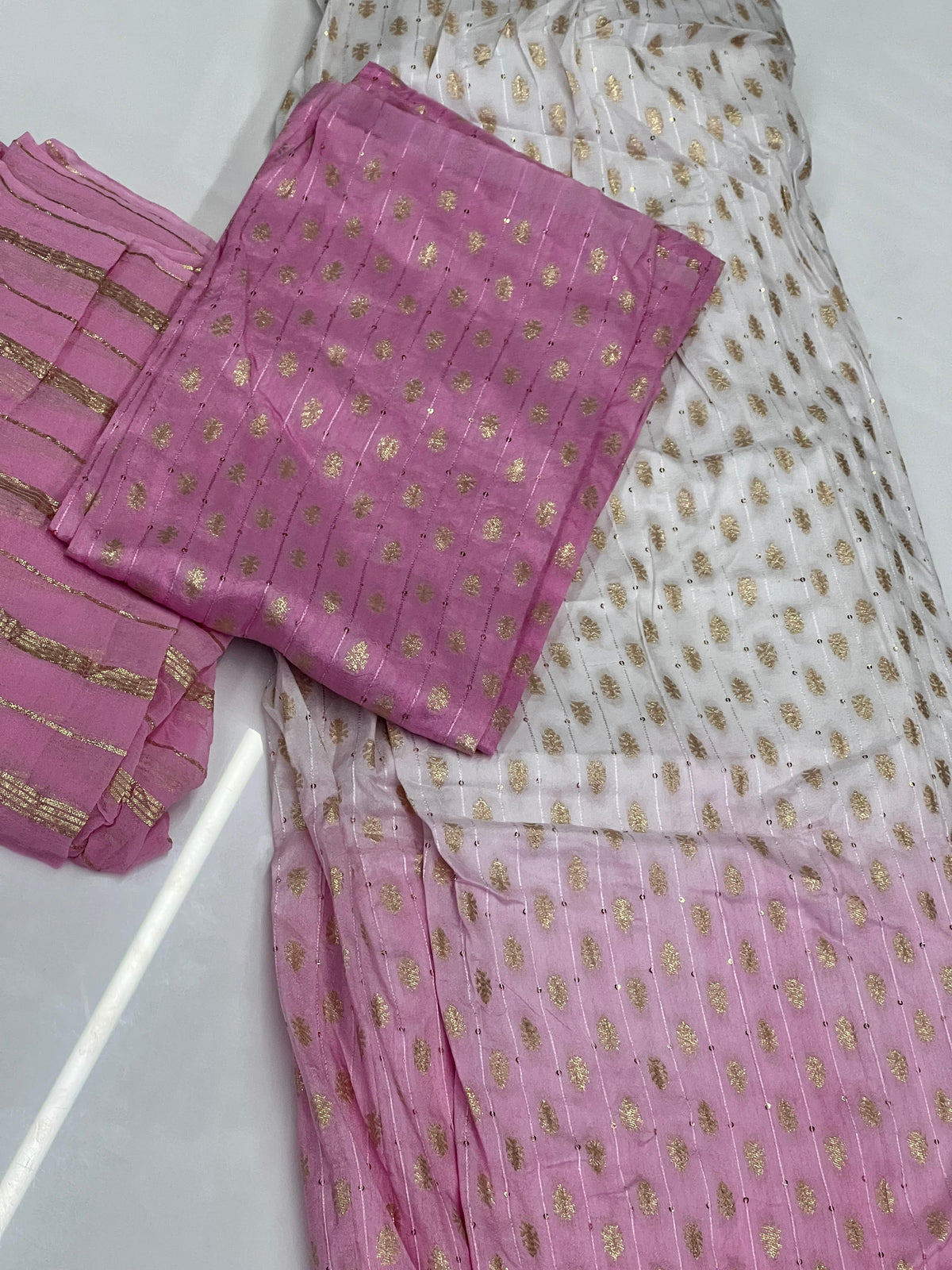 Davani-    Pink  color  Search code 7553